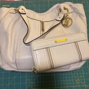 Michael Kors Cream Leather Shoulder Bag with Gold Hardware
